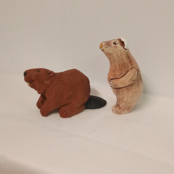 Lot 2 Vintage Beaver Figurines Hand-Painted Solid Resin - Picture 2 of 6